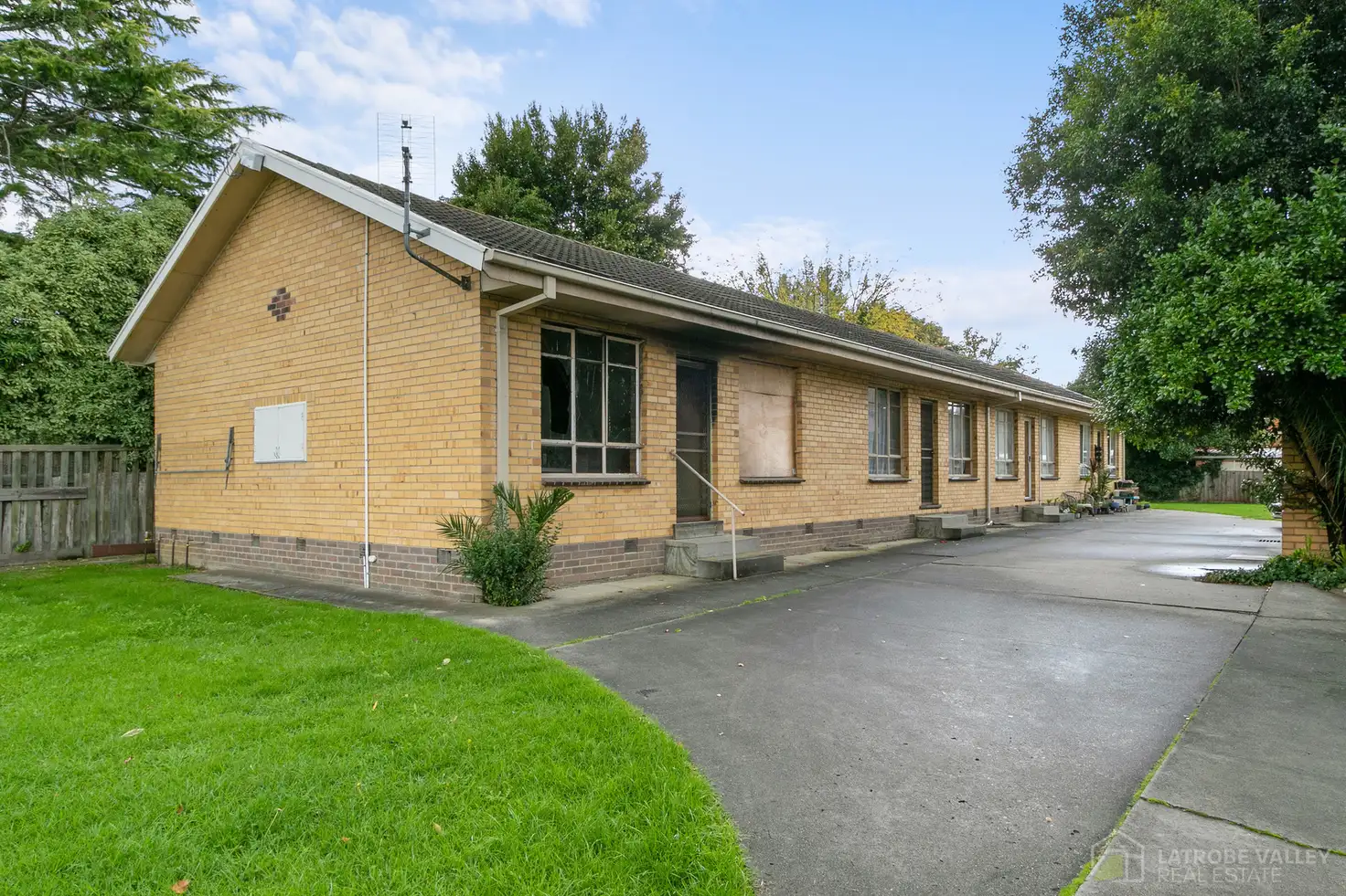 Main view of Homely block of units listing, 1-4/11 Travers Street, Morwell VIC 3840