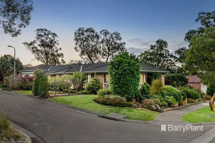 16 Manifold Court, Croydon South VIC 3136