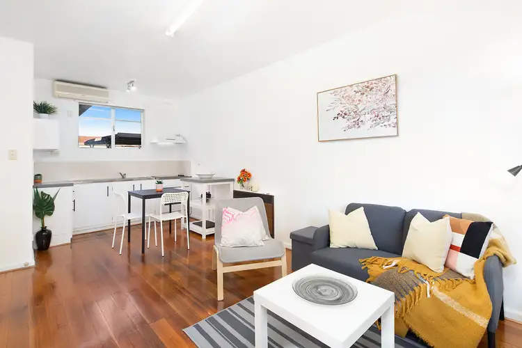 2/181 Geelong Road, Seddon VIC 3011