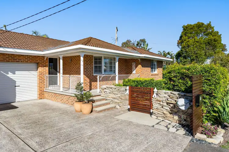 2/3 Jenkins Street