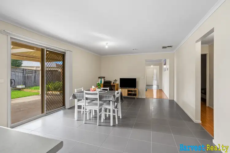 Fifth view of Homely house listing, 4 Tarragon Court, Lynbrook VIC 3975