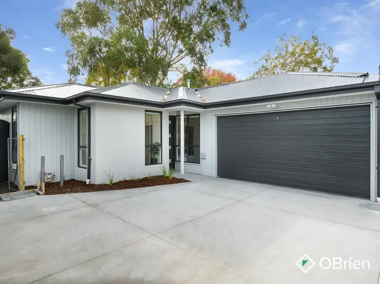 2/5 Tallowwood Street, Frankston North VIC 3200