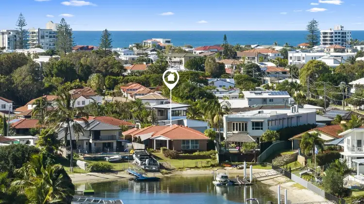 64 Alec Avenue, Mermaid Waters QLD 4218