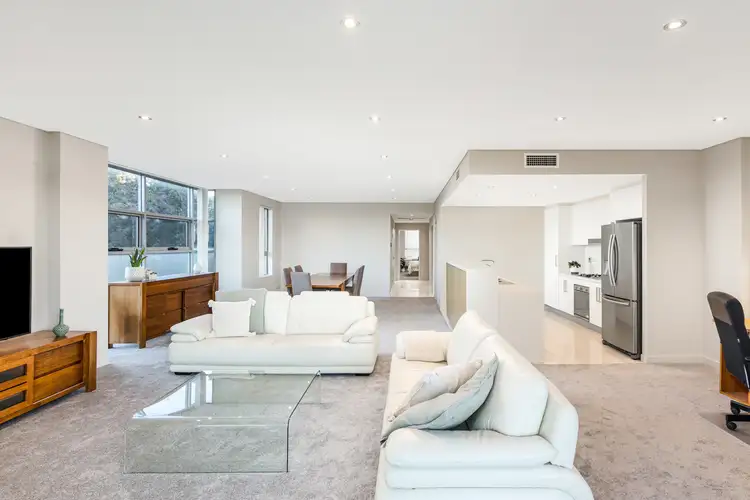 25/33 Cecil Avenue, Castle Hill NSW 2154
