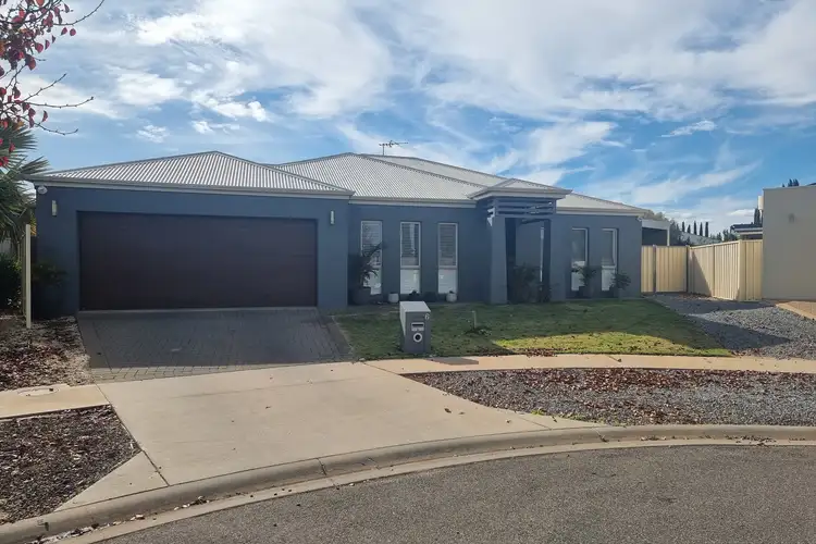6 Sahara Court