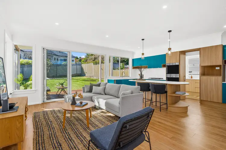 35 Stanleigh Crescent, West Wollongong NSW 2500