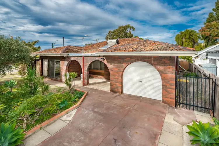 17 Swan Street East, Guildford WA 6055