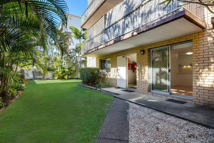 2/203 Scarborough Street