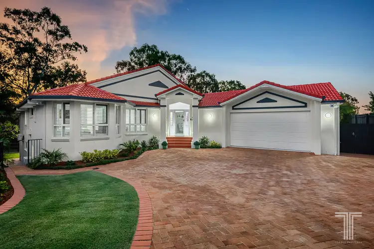 7 Barnstos Place, Carindale QLD 4152