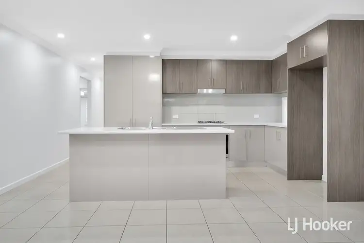 Sixth view of Homely house listing, 3 Stag Close, Cranbourne East VIC 3977