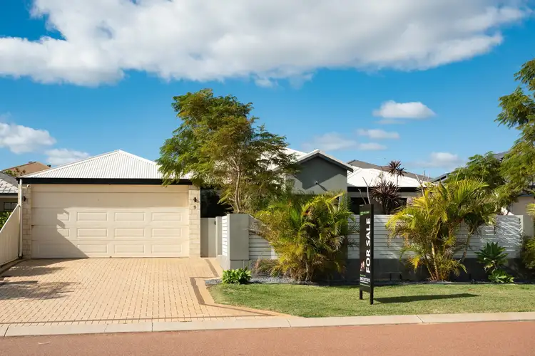 9 Nuchea Vista, Lakelands WA 6180