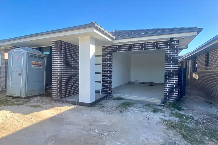 32 Horizon Loop, Oran Park NSW 2570