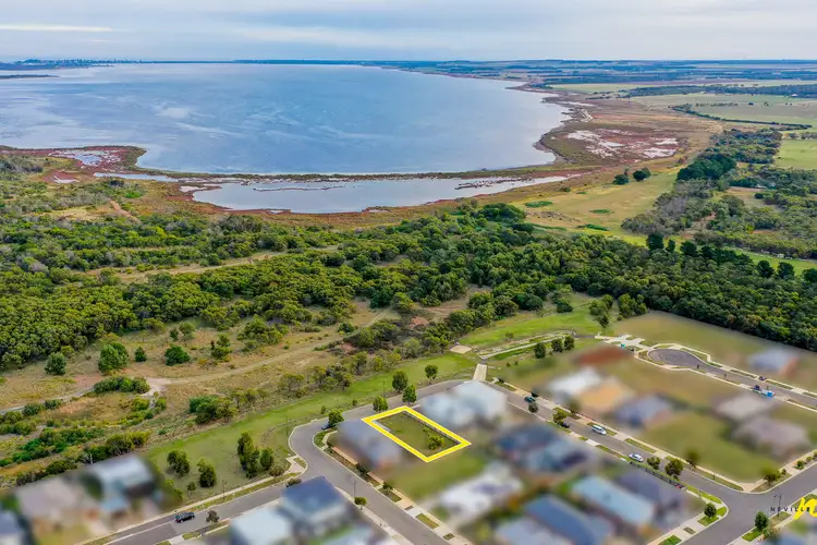 18 Calk Terrace, St Leonards VIC 3223