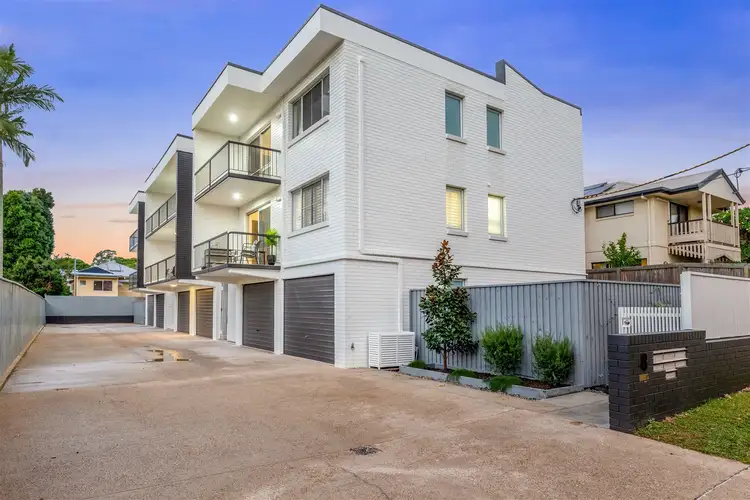 1/8 Cardross Street, Yeerongpilly QLD 4105