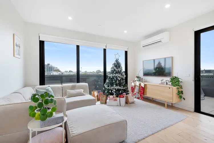 301/323 Neerim Road, Carnegie VIC 3163