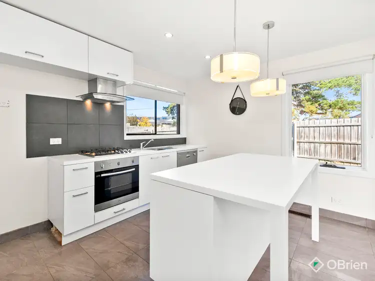 3/4 Clarinda Street