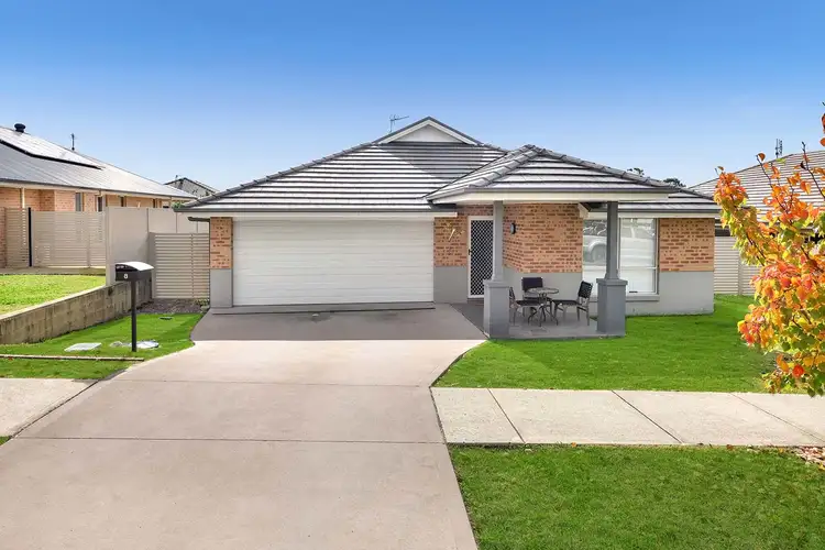 8 Kinnavane Road, North Rothbury NSW 2335