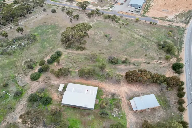 18 Hunt Road, Beverley WA 6304
