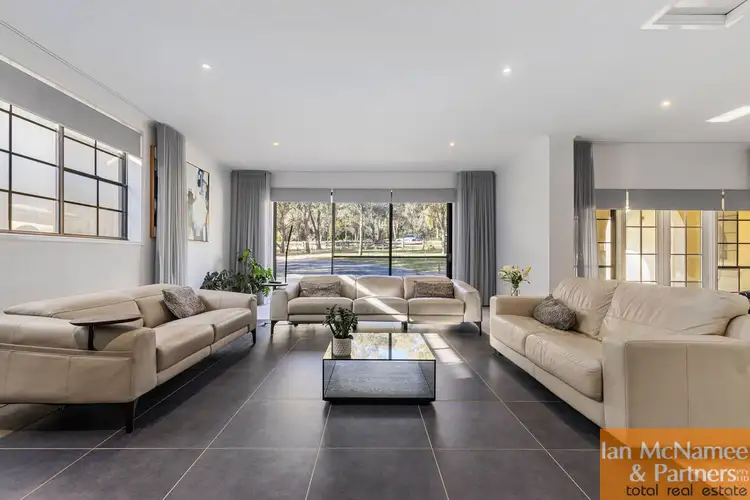 8 Proud Place, Wamboin NSW 2620