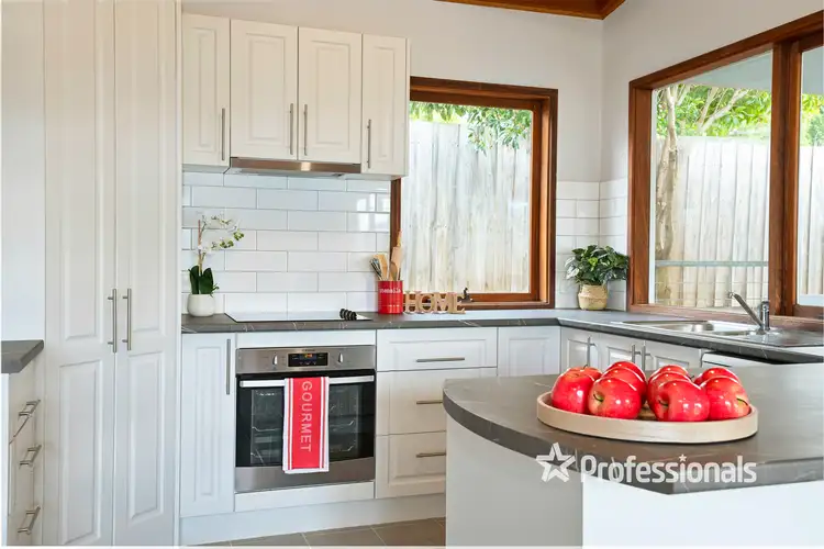 Sixth view of Homely house listing, 8 Tarhilla Drive, Launching Place VIC 3139