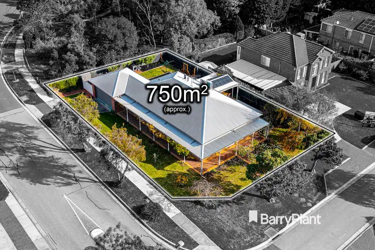 1 Brooklyn Bay Close, Rowville VIC 3178