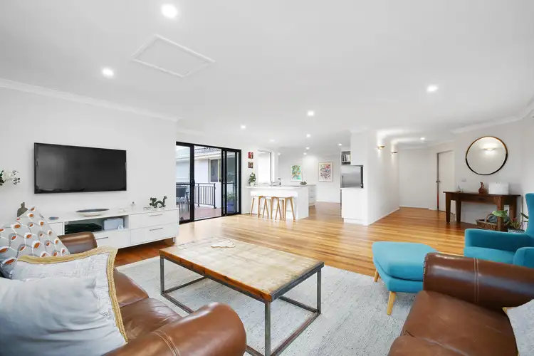 10 Hibiscus Avenue, North Avoca NSW 2260