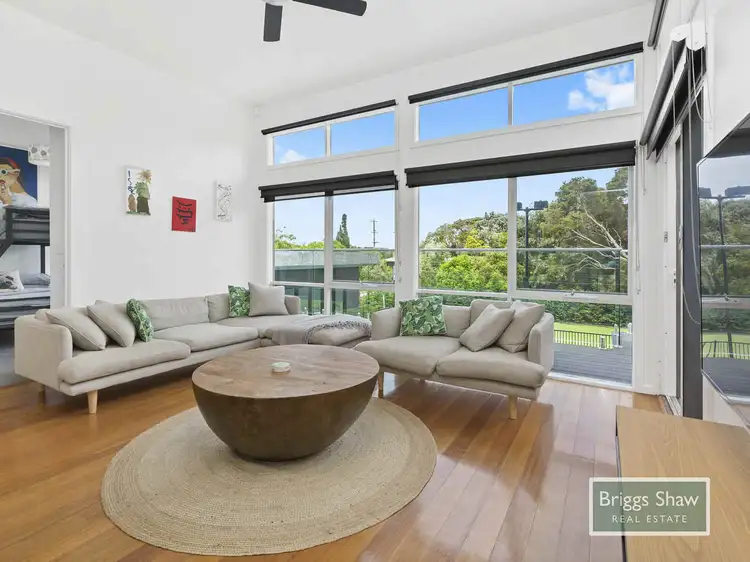 11 Fawkner Avenue