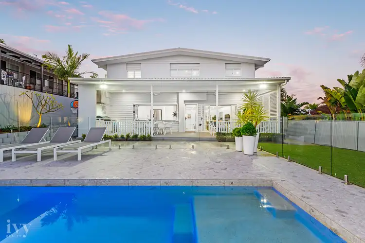 20 Plover Avenue, Paradise Point QLD 4216