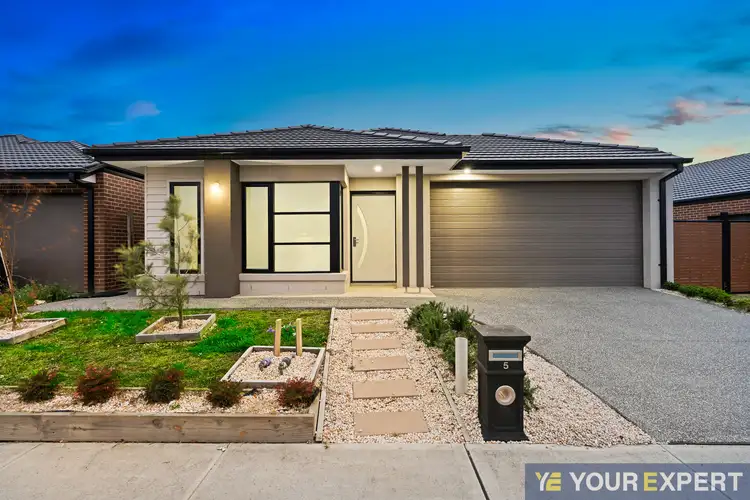 5 Parlia Street, Clyde North VIC 3978
