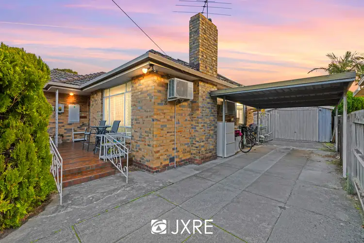 1 Barton Road, Clayton South VIC 3169