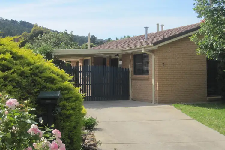2/2 William Wilkins Crescent