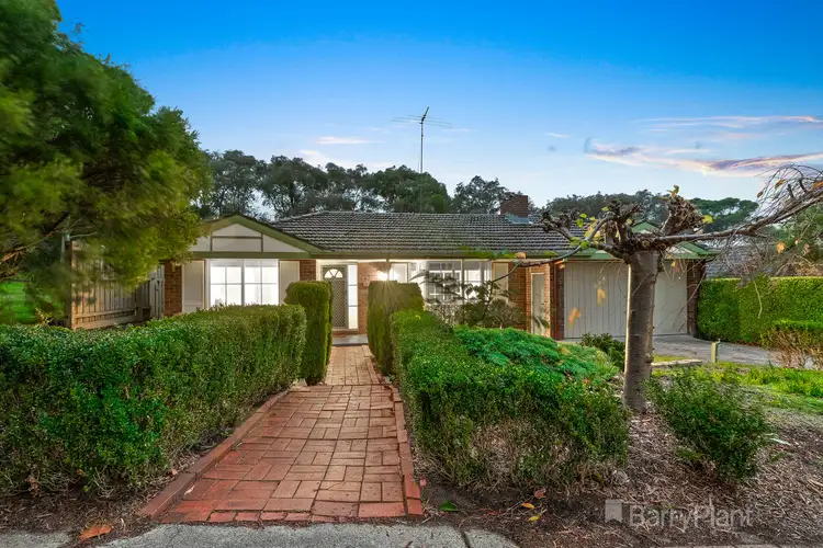 17 Vista Court, Berwick VIC 3806