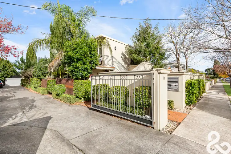 8/70 Collins Street, Thornbury VIC 3071