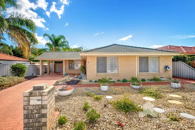 8 Hertford Elbow, College Grove WA 6230