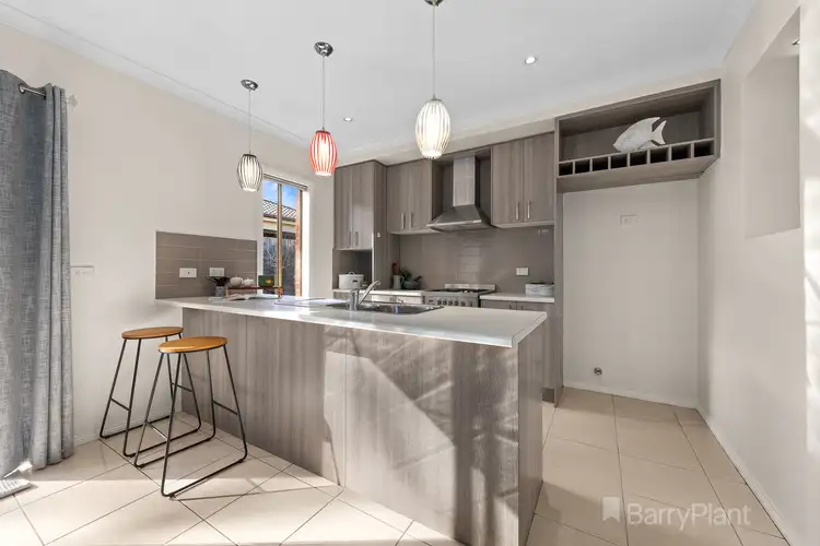 Fifth view of Homely house listing, 16 Vimini Drive, Narre Warren VIC 3805