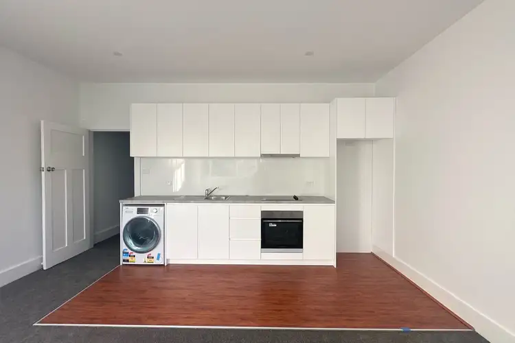 Flat/48 Sailors Bay Road