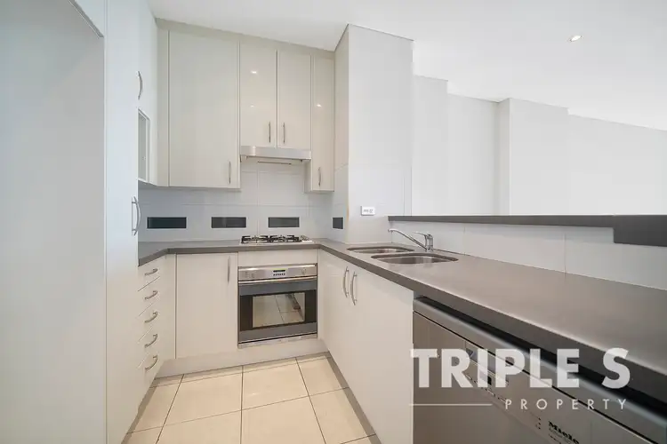 Fifth view of Homely apartment listing, Lv9/6 Lachlan Street, Waterloo NSW 2017