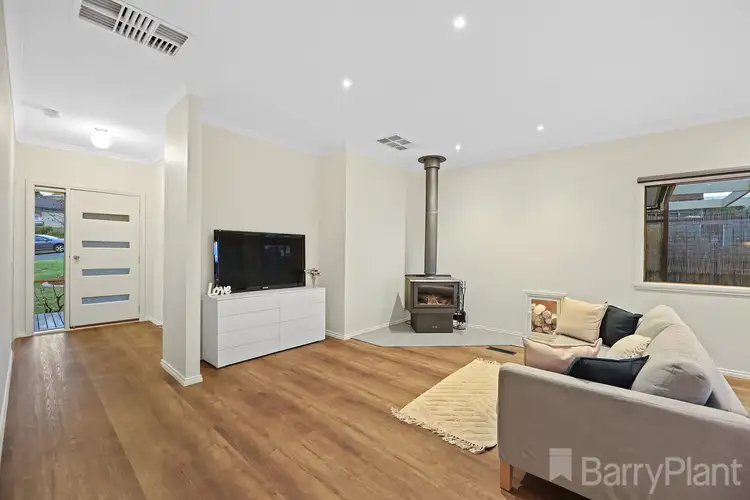 Sixth view of Homely house listing, 7 Vivian Court, Drouin VIC 3818