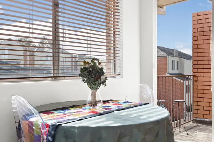 17/142 Gladstone Avenue, Coniston NSW 2500