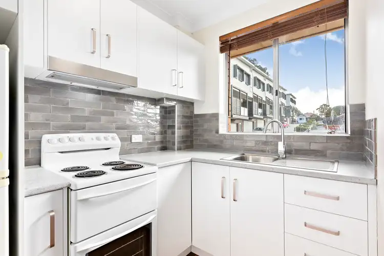 Third view of Homely studio listing, 17/142 Gladstone Avenue, Coniston NSW 2500