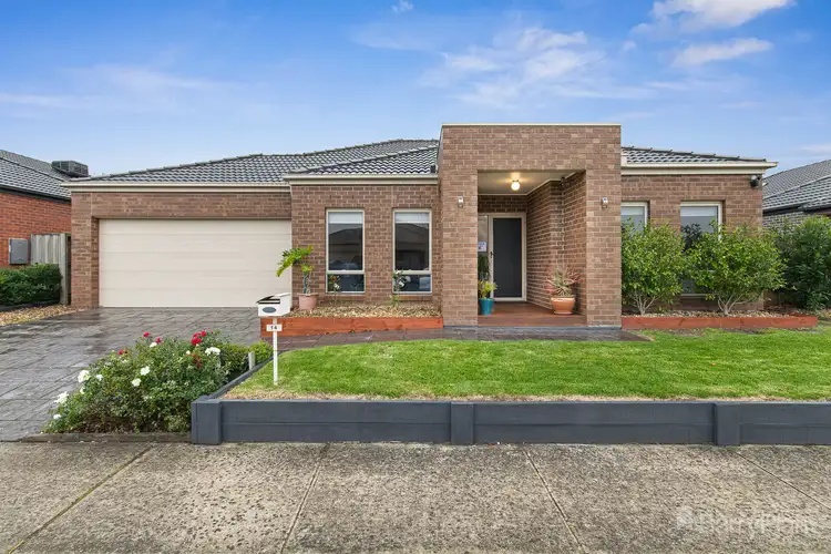 14 Rose Garden Avenue, Officer VIC 3809