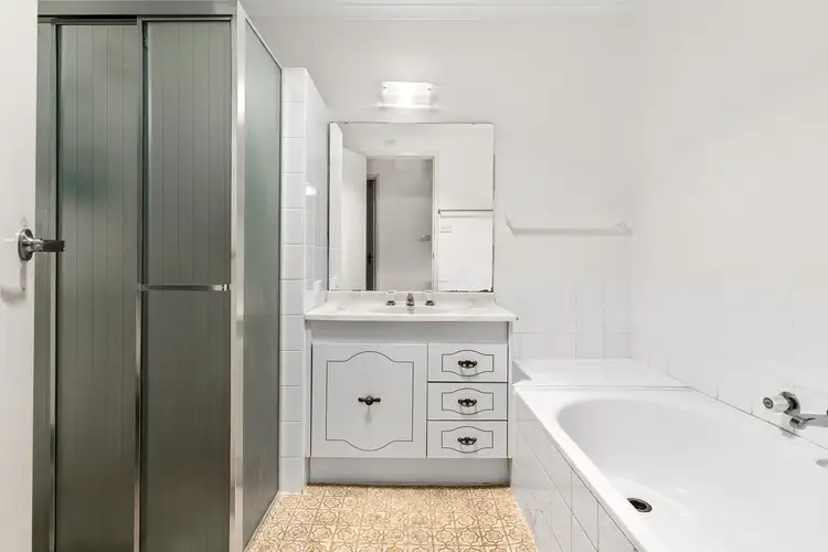 Fifth view of Homely villa listing, 17/9-11 Oleander Parade, Caringbah NSW 2229