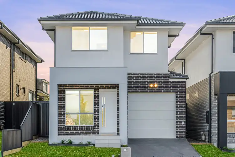 11 Southern Cross Avenue, Middleton Grange NSW 2171