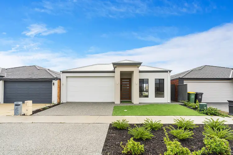 15 Yarralinka Road, Southern River WA 6110