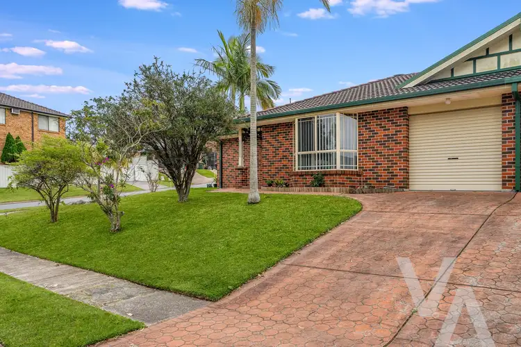 1/2 Guyra Close, Belmont North NSW 2280