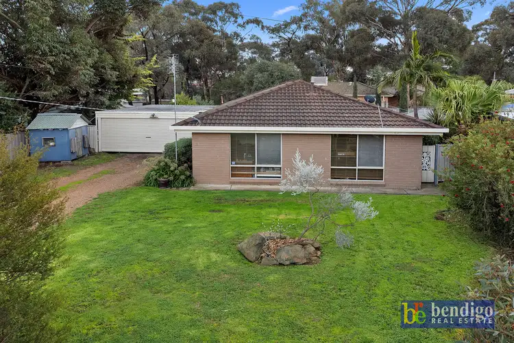 2 Deakin Drive, Flora Hill VIC 3550