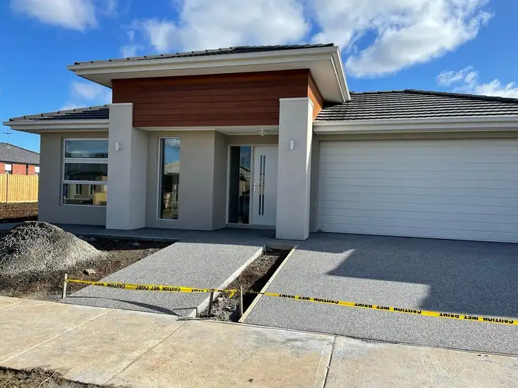 8 Portrait Street, Mambourin VIC 3024