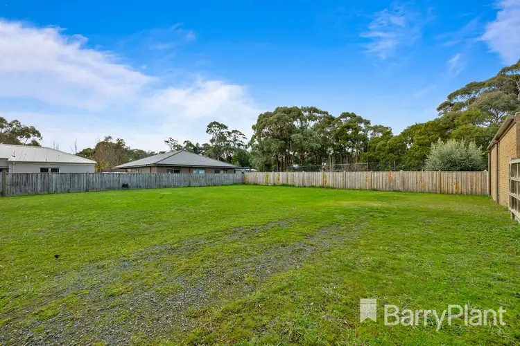 8 Yarra Gum Place, Mount Clear VIC 3350