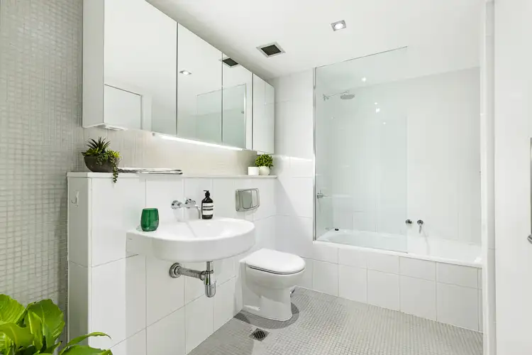 Sixth view of Homely studio listing, 32/5-13 Larkin Street, Camperdown NSW 2050