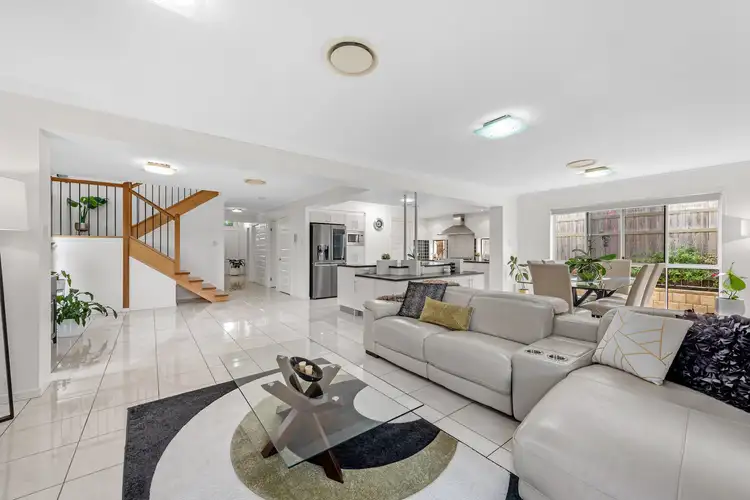 8 Montgomerie Parade, North Lakes QLD 4509